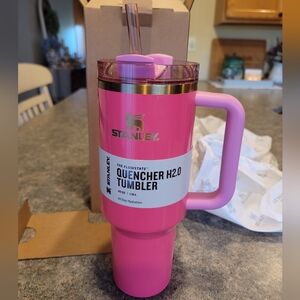 Stanley Quencher Pink Parade 40 oz NIB NWT limited edition